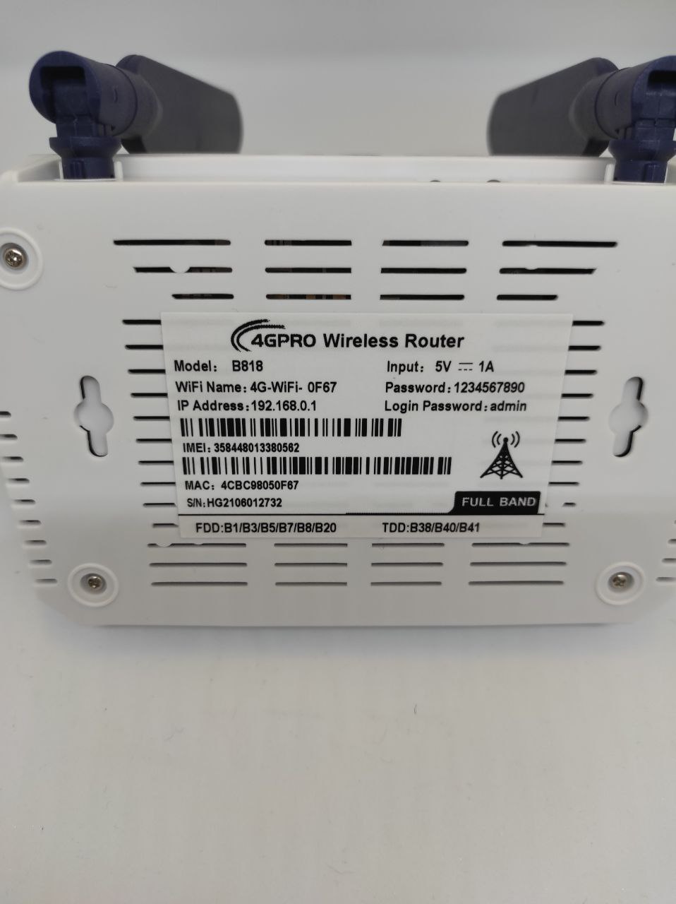 Роутер 4GPRO B818 Wireless Router, с Wi-Fi роутером работает с любой сим картой